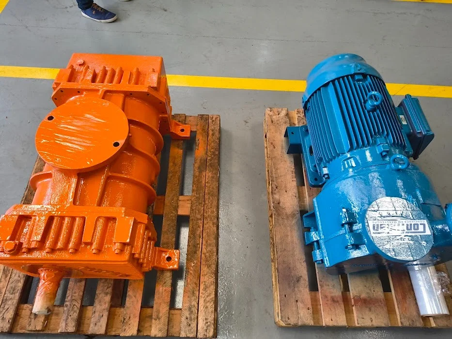 Equipamentos rotativos na oficina
